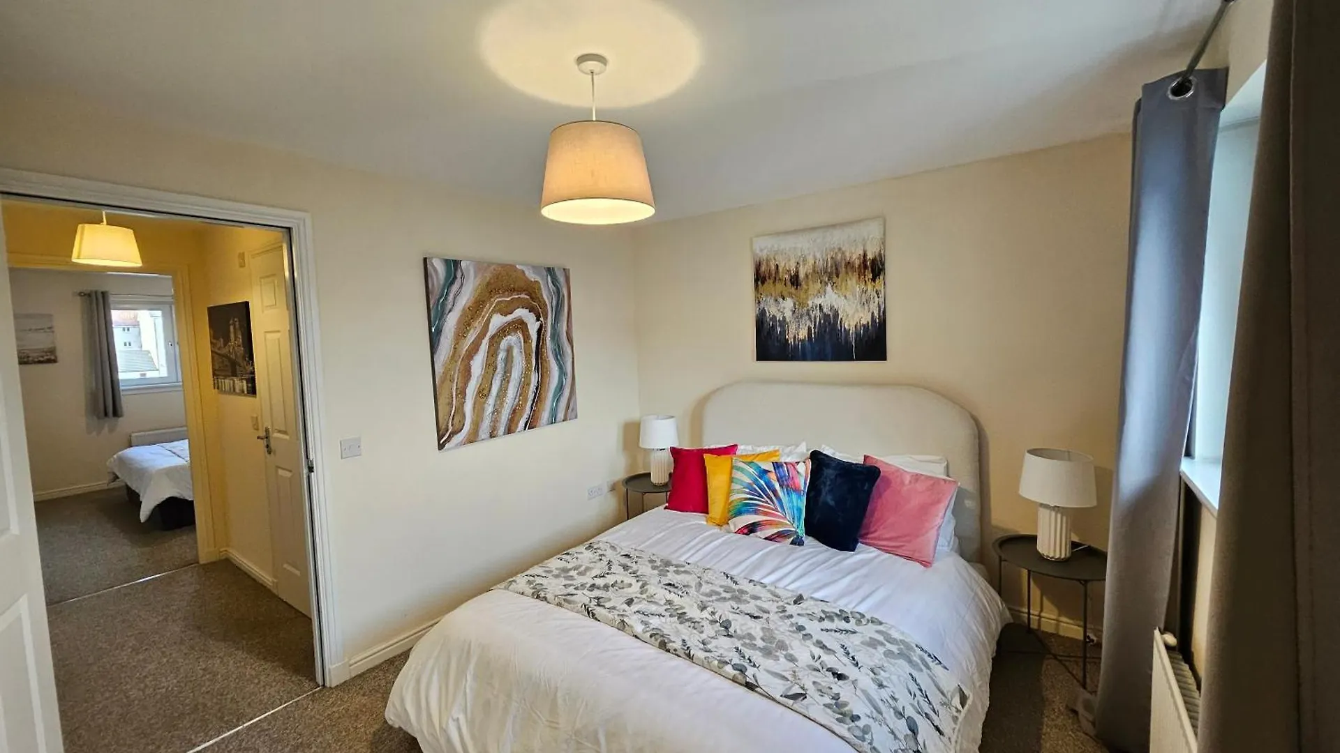 2 Bed Apt, 4 Beds With Parking Edinburgh 0*,  Birleşik Krallık